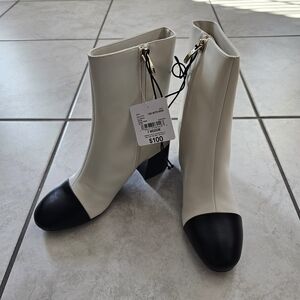 BRAND NEW Liz Claiborne Kendale Block Heel Booties